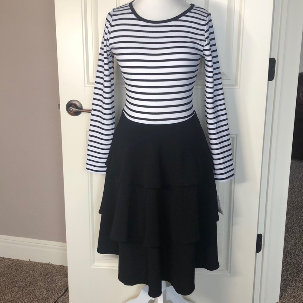 Lularoe Georgia Black and White Size Medium NWT